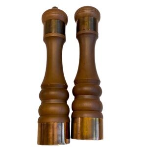 Vintage Salem House Japanese salt n pepper shakers